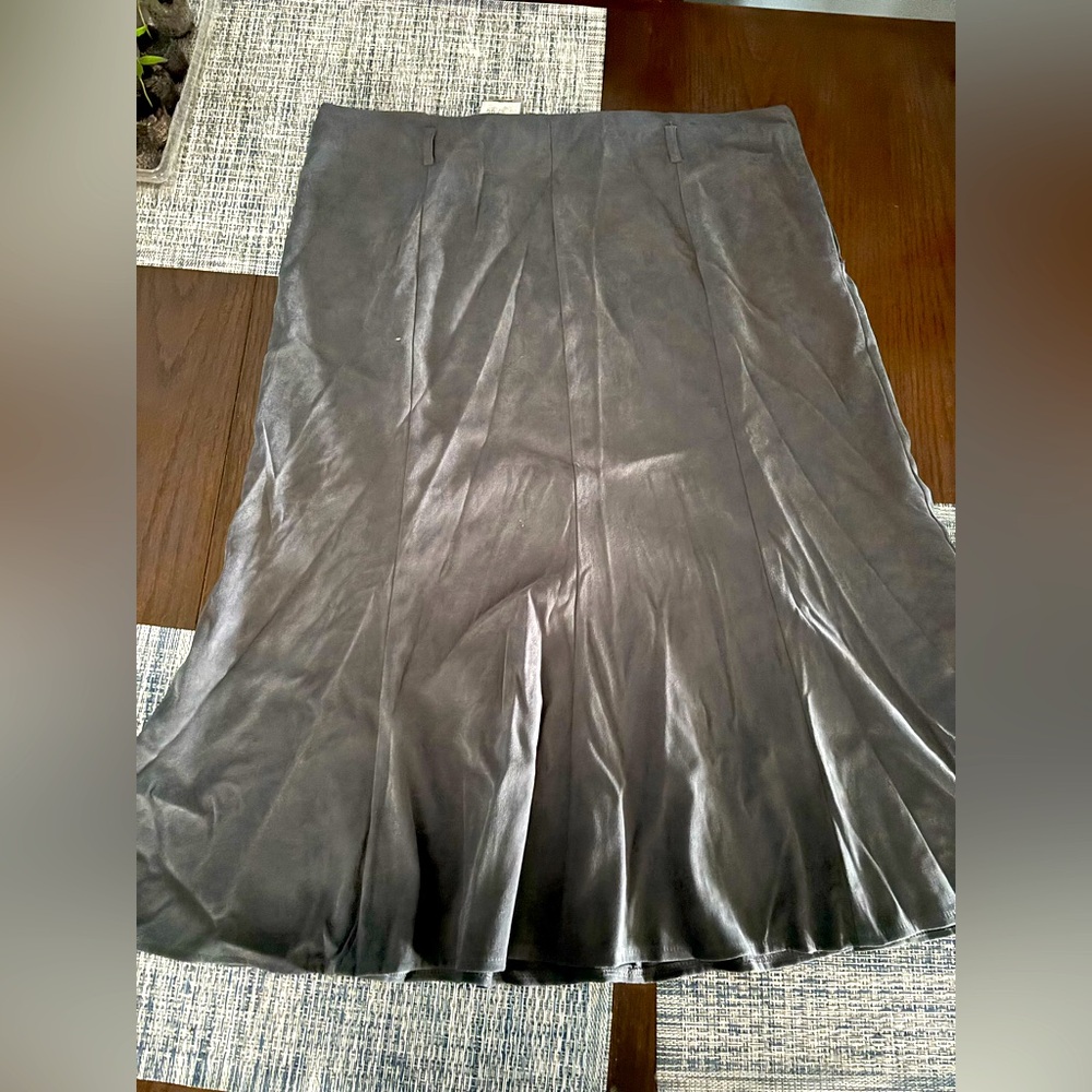 Elegant Gray Skirt